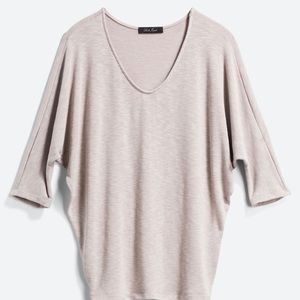 LAILA JAYDE
Bowie 3/4 Sleeve Dolman Knit Top